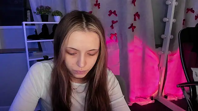 Snapshot of Sahara_Shields chatting on March 11, 10:29 am Sahara Shields online show from March 11, 10:29 am