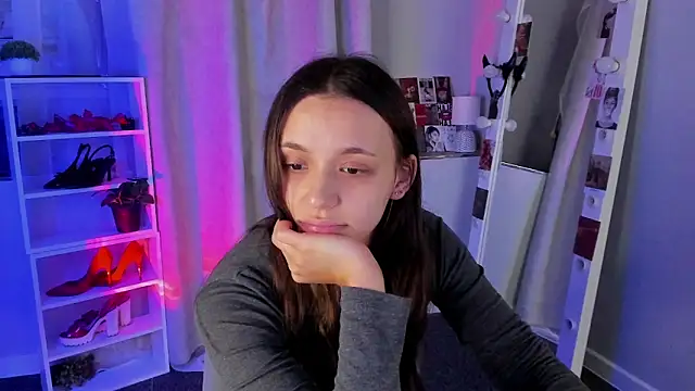 Snapshot of Sahara_Shields chatting on September 24, 9:56 am Sahara Shields online show from September 24, 9:56 am