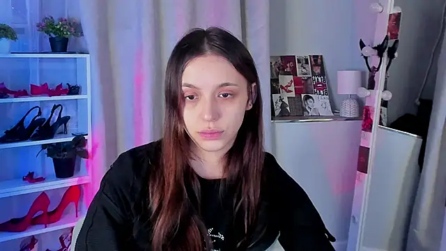 Snapshot of Sahara_Shields chatting on October 20, 9:21 am Sahara Shields online show from October 20, 9:21 am