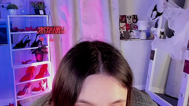 Snapshot of Sahara_Shields chatting on October 25, 10:56 am Sahara Shields online show from October 25, 10:56 am