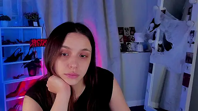 Snapshot of Sahara_Shields chatting on October 30, 10:06 am Sahara Shields online show from October 30, 10:06 am