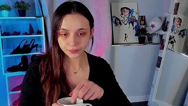 Snapshot of Sahara_Shields chatting on December 15, 10:08 am Sahara Shields online show from December 15, 10:08 am