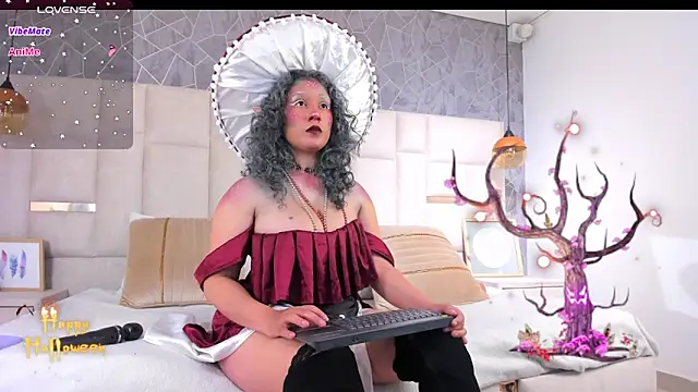 Snapshot of Tamara_palacios chatting on October 31, 7:59 pm Tamara palacios online show from October 31, 7:59 pm