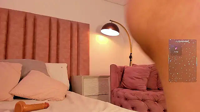 Snapshot of Tamara_palacios chatting on February 22, 10:08 pm Tamara palacios online show from February 22, 10:08 pm