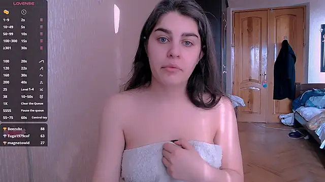 Snapshot of _Roselina_ chatting on February 3, 6:13 am Roselina online show from February 3, 6:13 am