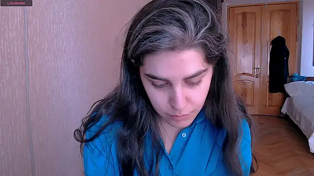 Snapshot of _Roselina_ chatting on February 7, 9:05 am Roselina online show from February 7, 9:05 am