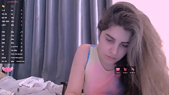 Snapshot of _Roselina_ chatting on February 14, 10:59 am Roselina online show from February 14, 10:59 am