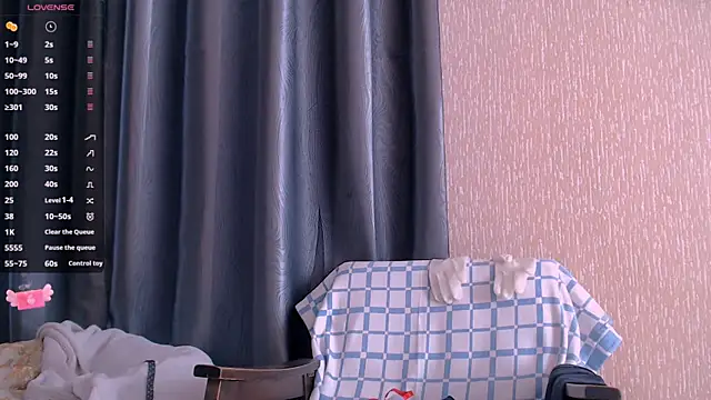 Snapshot of _Roselina_ chatting on February 15, 7:38 am Roselina online show from February 15, 7:38 am