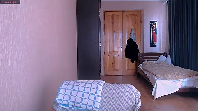 Snapshot of _Roselina_ chatting on March 2, 10:14 am Roselina online show from March 2, 10:14 am