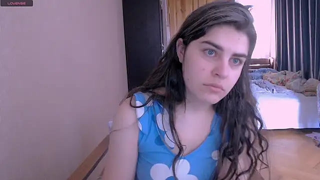 Snapshot of _Roselina_ chatting on March 6, 6:30 am Roselina online show from March 6, 6:30 am