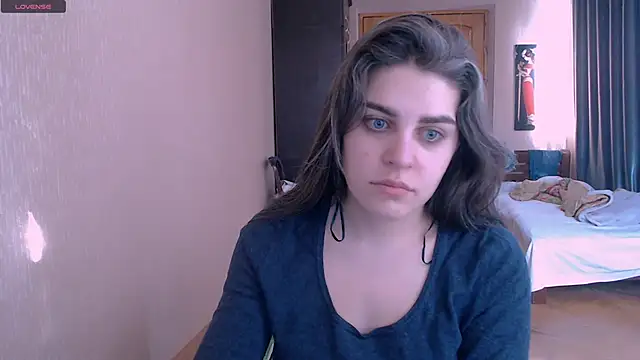 Snapshot of _Roselina_ chatting on March 11, 6:00 am Roselina online show from March 11, 6:00 am