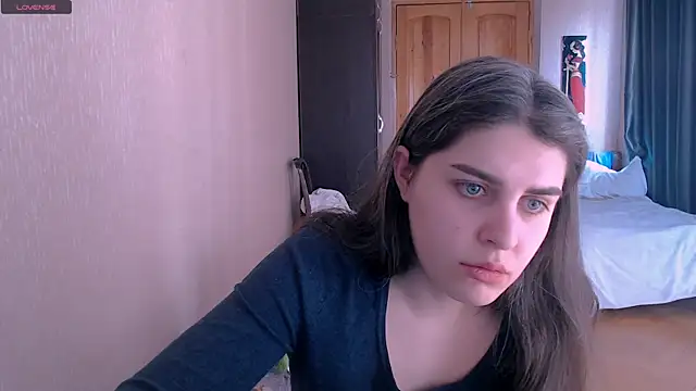 Snapshot of _Roselina_ chatting on March 11, 9:02 am Roselina online show from March 11, 9:02 am