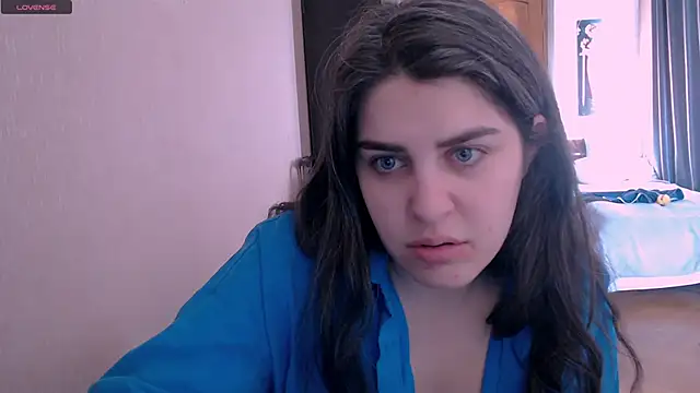 Snapshot of _Roselina_ chatting on March 17, 6:18 am Roselina online show from March 17, 6:18 am