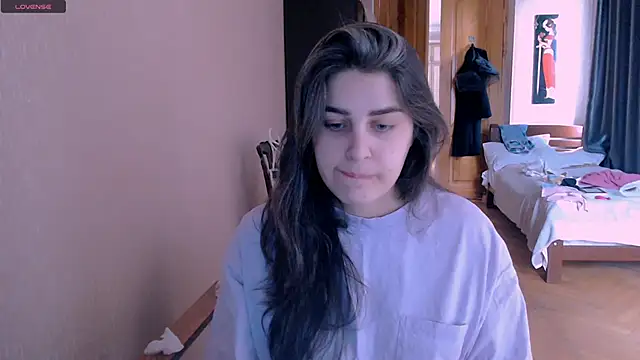 Snapshot of _Roselina_ chatting on March 19, 9:38 am Roselina online show from March 19, 9:38 am