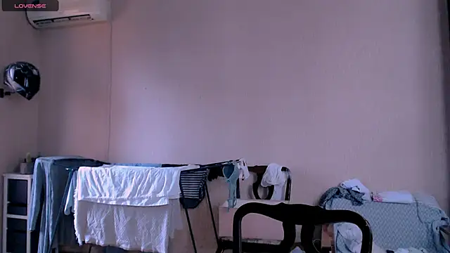 Snapshot of _Roselina_ chatting on September 28, 8:09 am Roselina online show from September 28, 8:09 am