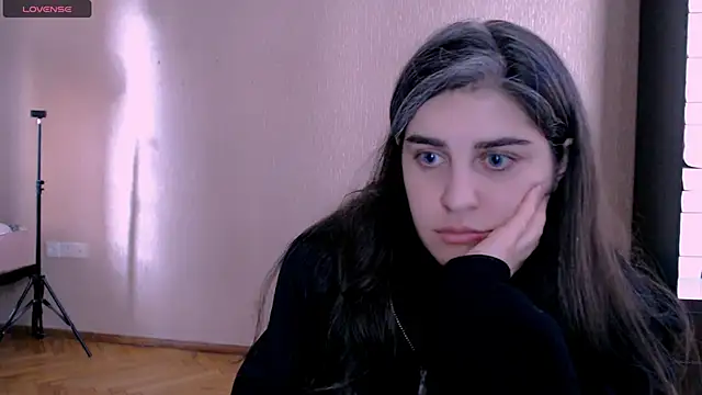 Snapshot of _Roselina_ chatting on October 1, 6:52 am Roselina online show from October 1, 6:52 am