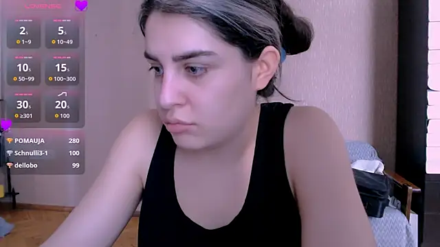 Snapshot of _Roselina_ chatting on November 3, 7:42 am Roselina online show from November 3, 7:42 am