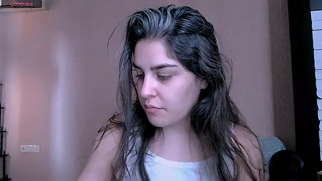 Snapshot of _Roselina_ chatting on November 30, 7:34 am Roselina online show from November 30, 7:34 am