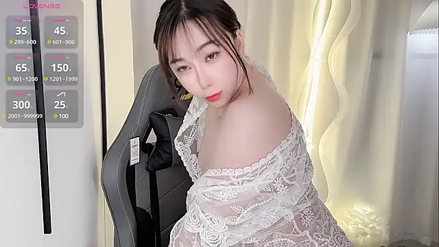 Snapshot of Alano-01 chatting on March 8, 7:38 am Alano-01 online show from March 8, 7:38 am