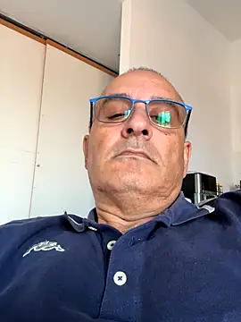 Snapshot of sempreilmio2 chatting on September 19, 7:10 am sempreilmio2 online show from September 19, 7:10 am