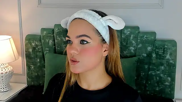 Snapshot of rutila_ford chatting on February 18, 10:16 am rutila ford online show from February 18, 10:16 am