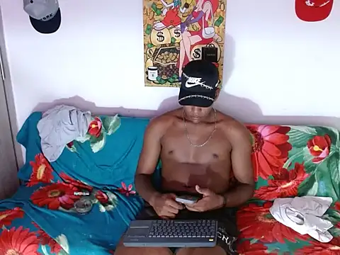 Snapshot of Master_foot_ chatting on May 26, 3:24 am Master foot online show from May 26, 3:24 am