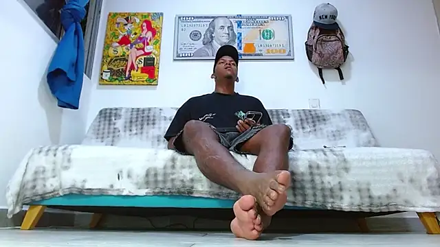 Snapshot of Master_foot_ chatting on August 1, 4:12 am Master foot online show from August 1, 4:12 am