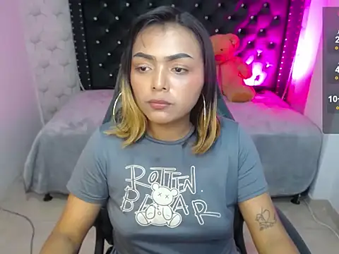Snapshot of madelein_m chatting on February 20, 7:30 pm madelein m online show from February 20, 7:30 pm