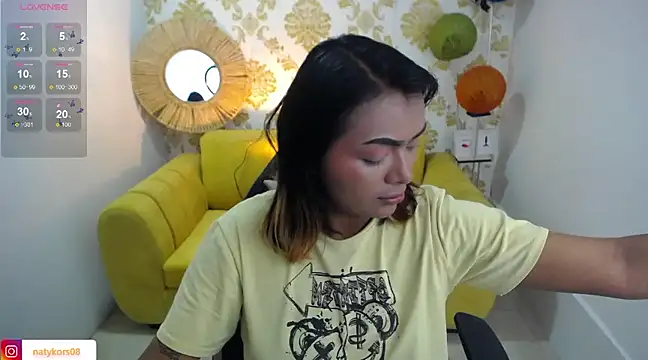 Snapshot of madelein_m chatting on February 22, 12:08 pm madelein m online show from February 22, 12:08 pm