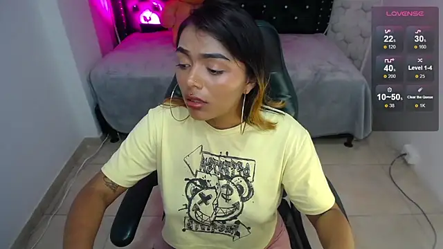 Snapshot of madelein_m chatting on February 26, 10:31 pm madelein m online show from February 26, 10:31 pm