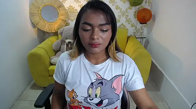 Snapshot of madelein_m chatting on March 1, 12:34 pm madelein m online show from March 1, 12:34 pm