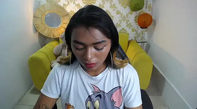 Snapshot of madelein_m chatting on March 1, 3:38 pm madelein m online show from March 1, 3:38 pm