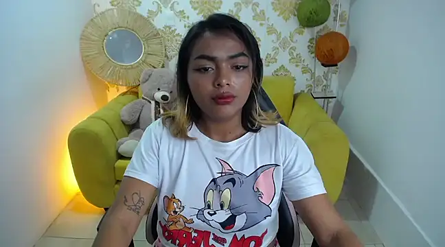 Snapshot of madelein_m chatting on March 1, 6:43 pm madelein m online show from March 1, 6:43 pm