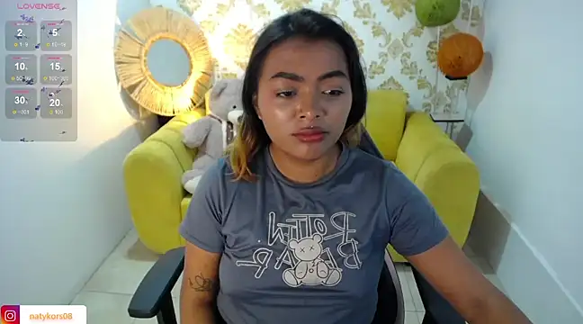 Snapshot of madelein_m chatting on March 5, 6:56 pm madelein m online show from March 5, 6:56 pm