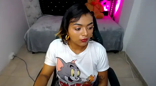 Snapshot of madelein_m chatting on March 20, 1:04 pm madelein m online show from March 20, 1:04 pm