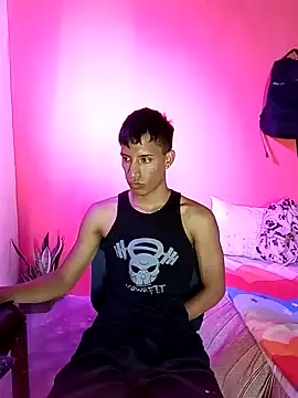 Snapshot of matteo_rivas chatting on February 15, 9:15 pm matteo rivas online show from February 15, 9:15 pm