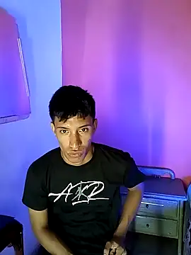 Snapshot of matteo_rivas chatting on February 21, 3:43 pm matteo rivas online show from February 21, 3:43 pm