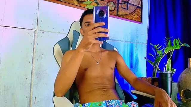 Snapshot of matteo_rivas chatting on October 15, 2:55 am matteo rivas online show from October 15, 2:55 am