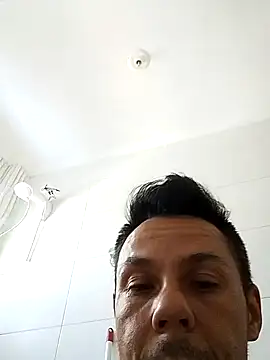 Snapshot of Santanacumxplod chatting on January 14, 7:32 pm Santanacumxplod online show from January 14, 7:32 pm