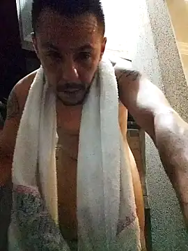 Snapshot of Santanacumxplod chatting on February 6, 1:49 am Santanacumxplod online show from February 6, 1:49 am