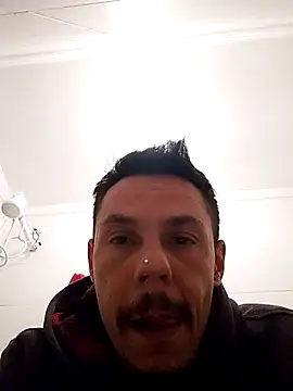 Snapshot of Santanacumxplod chatting on September 15, 2:33 am Santanacumxplod online show from September 15, 2:33 am