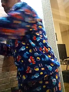 Snapshot of Santanacumxplod chatting on October 22, 2:12 am Santanacumxplod online show from October 22, 2:12 am