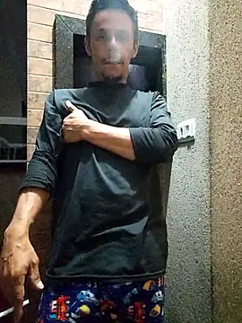 Snapshot of Santanacumxplod chatting on November 12, 1:50 am Santanacumxplod online show from November 12, 1:50 am