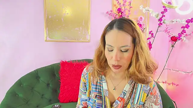 scarlette69 online show from December 4, 7:44 pm