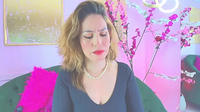 scarlette69 online show from December 21, 7:54 pm