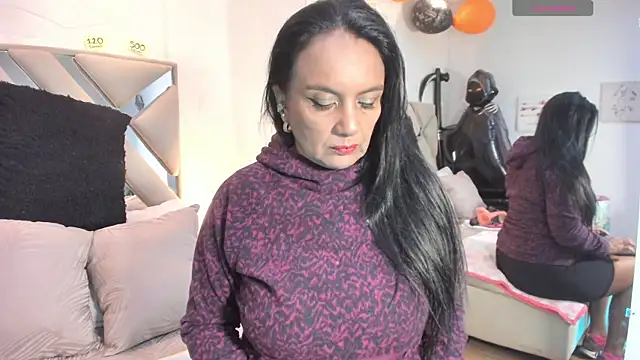 raquell moore online show from October 22, 11:54 am