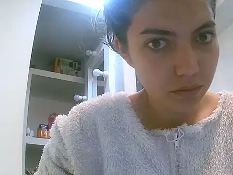 VittoriaTaylor online show from February 24, 11:52 am