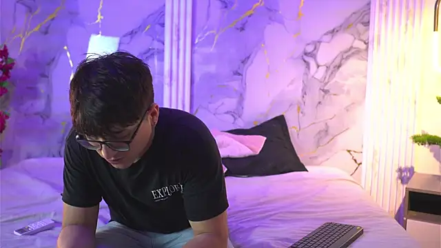 vanilla hot online show from November 4, 1:32 pm