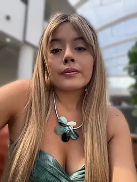 Snapshot of monicavictoria1301 chatting on June 4, 2:34 pm monicavictoria1301 online show from June 4, 2:34 pm