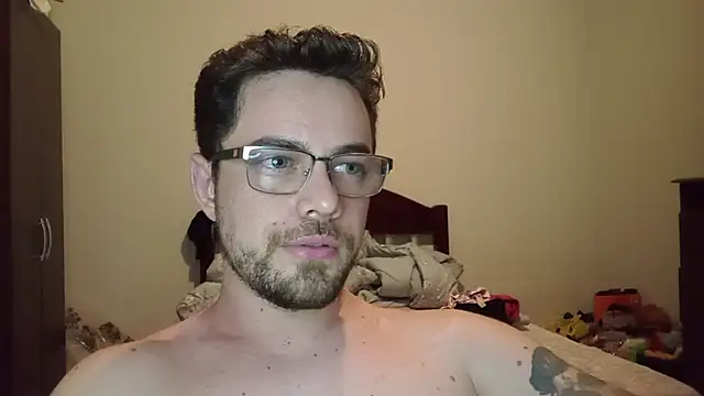 Snapshot of Dyllan__ chatting on June 30, 1:50 am Dyllan online show from June 30, 1:50 am